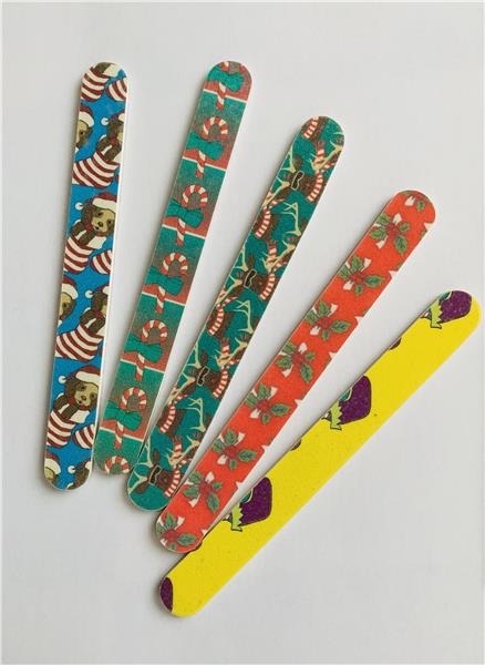 Papír körömreszelő - mintás - szemcse méret-240/240 méret-19×178mm 1db